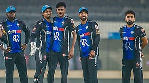 নাহিদের আগুনে বোলিংয়ে পুড়ল সিলেট
