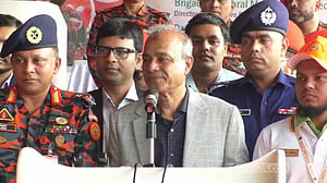 বাংলাদেশ কোনো হুমকির মুখে নেই: স্বরাষ্ট্র উপদেষ্টা