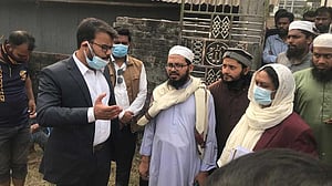 আন্দোলনে মৃত্যু: ময়নাতদন্তের জন্য মরদেহ তুলতে দেয়নি পরিবার