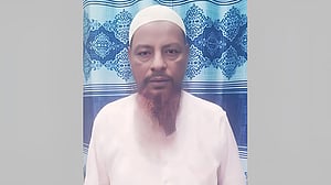 নরসিংদীতে সংঘর্ষে আহত শ্রমিক দল নেতার মৃত্যু, প্রতিবাদে সড়ক অবরোধ