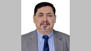 মন্ত্রিপরিষদ সচিবের মেয়াদ বাড়ল ১ বছর