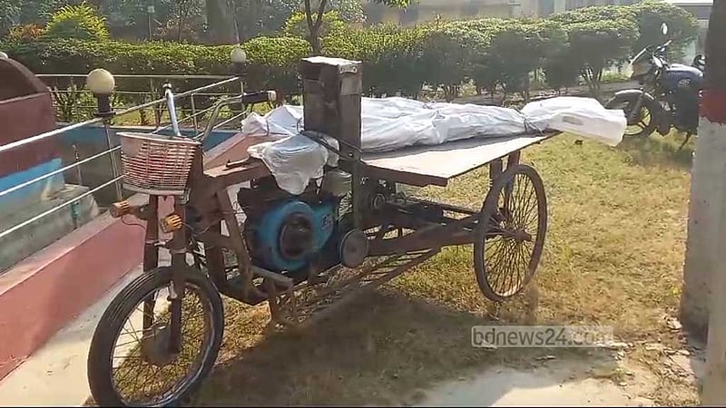 নাটোরে বাড়ির সামনে মুদি দোকানিকে কুপিয়ে হত্যা