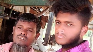 নোয়াখালীতে নৌকা ডুবি: ২ জেলের মরদেহ উদ্ধার, নিখোঁজ ২
