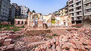ভাঙা হলো শতবর্ষী স্থাপনা