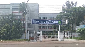 পাহাড়তলীতে দুপক্ষের সংঘর্ষ: আগ্নেয়াস্ত্রসহ গ্রেপ্তার ২