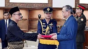 ১৮ হাজার শ্রমিকের ব্যাপারে মালয়েশিয়ার ‘কার্যকর পদক্ষেপ’ চান রাষ্ট্রপতি