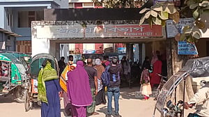 রাজবাড়ীতে বা‌ড়ির সামনে ট্রাক চাপায় প্রাণ গেল শিশুর
