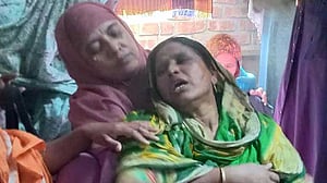 অনেক স্বপ্ন ছিল ছেলেকে নিয়ে, এখন তার লাশ আমার কাঁধে: নয়নের বাবা
