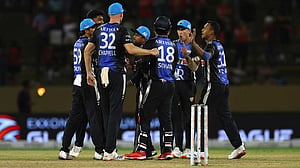 ১১৭ রান নিয়েও কামরুলের দুর্দান্ত বোলিংয়ে রংপুর রাইডার্সের জয়