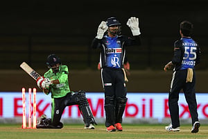 বিদায়ের দুয়ার থেকে দারুণ প্রত্যাবর্তনে ফাইনালে রংপুর রাইডার্স