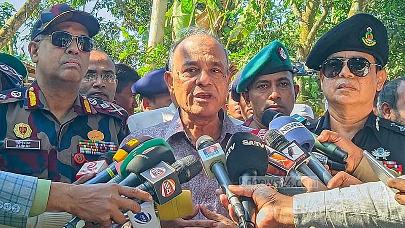 সত্য প্রকাশ করেন, যারা অপপ্রচার করছে তাদের মুখে চুনকালি পড়বে: স্বরাষ্ট্র উপদেষ্টা