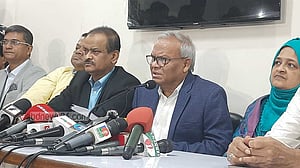 ভারতে কূটনৈতিক মিশনের নিরাপত্তায় শান্তিরক্ষা বাহিনীর সহায়তা নেওয়ার আহ্বান রিজভীর