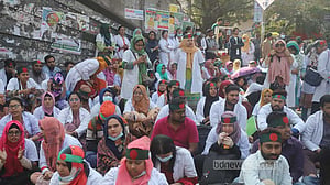 জুলাই থেকে ট্রেইনি চিকিৎসকদের ভাতা ৩৫ হাজার টাকা করার প্রস্তাব