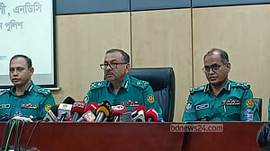 ঢাকার ট্রাফিক ব্যবস্থাপনা ‘অত্যন্ত বিশৃঙ্খল’: ডিএমপি কমিশনার