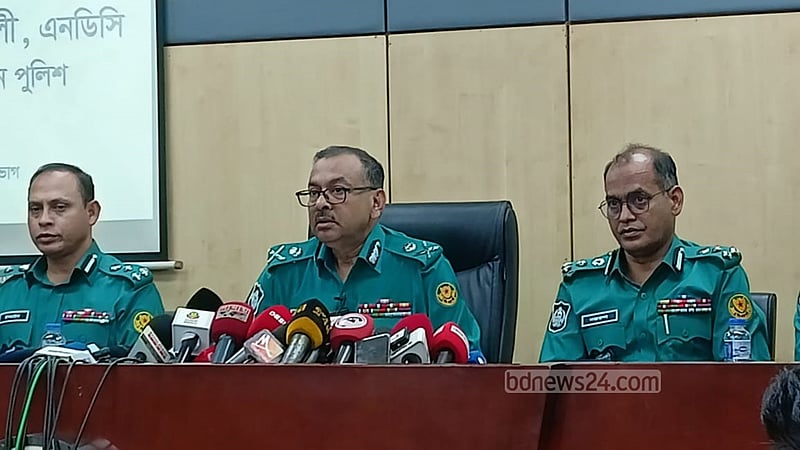 ঢাকার ট্রাফিক ব্যবস্থাপনা ‘অত্যন্ত বিশৃঙ্খল’: ডিএমপি কমিশনার
