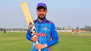 সেই রিজভির এবার ২০ ছক্কা ১৩ চারে ৯৭ বলে অপরাজিত ২০১