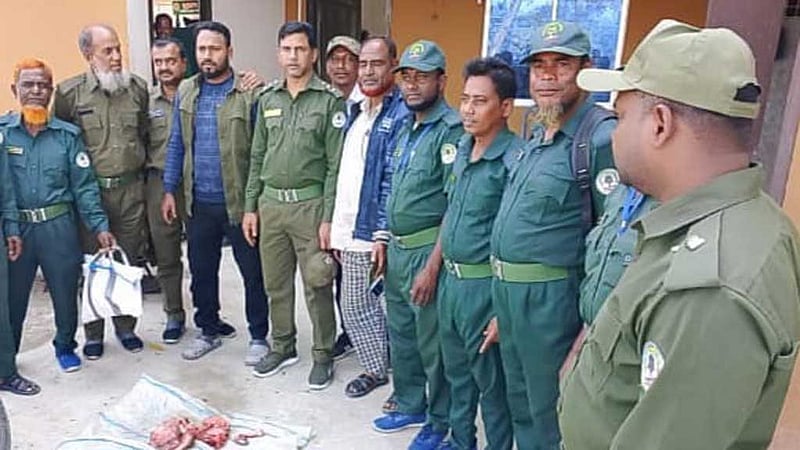 সাতক্ষীরায় বাসার ফ্রিজ থেকে হরিণের মাংস জব্দ