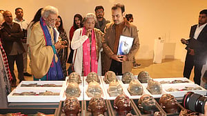 শিল্পকলায় ১৫৯ শিল্পীর ১৭৮ শিল্পকর্ম