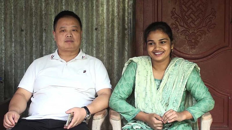 ব্যবসা করতে এসে প্রেম, পোশাক কর্মীকে বিয়ে চীনা যুবকের