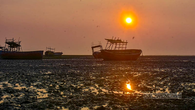 একটি নতুন ভোরের সন্ধানে: বাংলাদেশের পথ কি সত্যিই পাল্টেছে?