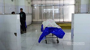 টাঙ্গাইলে বাসের ধাক্কায় অটোরিকশা চালকসহ নিহত ২