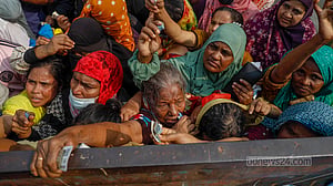 টিসিবির পণ্য পেতে নারীদের প্রাণান্ত চেষ্টা