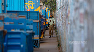 ট্রাকের দখলরাজ