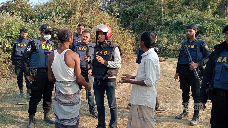 টেকনাফে অপহৃত প্রত্যেকের স্বজনদের কাছে ‘১ লাখ টাকা করে মুক্তিপণ দাবি’