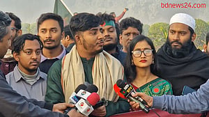 জাতীয় স্মৃতিসৌধে বৈষম্যবিরোধী ছাত্র আন্দোলনের সমন্বয়কেরা