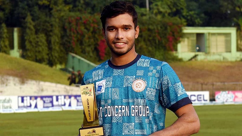 জাওয়াদের ঝড়ো ফিফটি, আবু হায়দার-আলিসের চমৎকার বোলিং