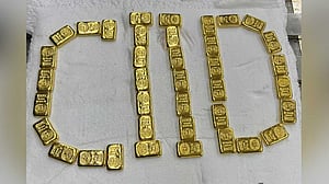 ওমান ফেরত উড়োজাহাজে সাড়ে ৪ কোটি টাকার সোনা