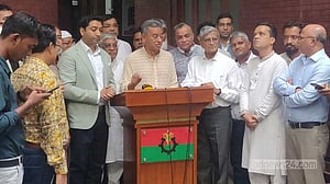 ‘ছোটখাটো’ মুক্তিযোদ্ধা কোটা রাখা যেতে পারে, মনে করেন আমীর খসরু