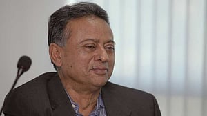 হাসপাতাল থেকে বাসায় ফিরেছেন অর্থমন্ত্রী