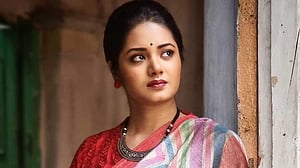 গায়িকা থেকে বলিউডের নায়িকা হচ্ছেন অন্বেষা