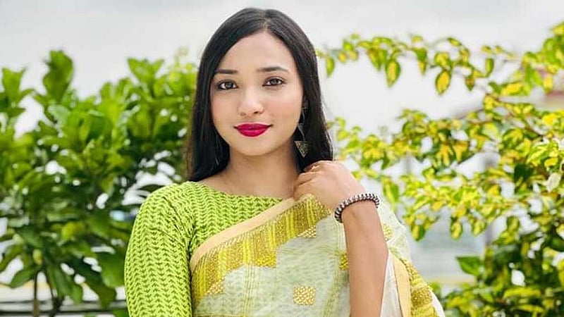 কোটা: ঢাবির রোকেয়া হল ছাত্রলীগ সভানেত্রীকে বের করে দিলেন আন্দোলনকারীরা