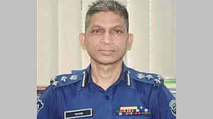 আলোচিত পুলিশ কর্মকর্তা বনজ কুমার অবসরে