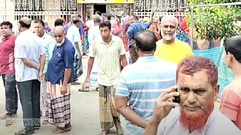 গ্রিল কেটে ঘরে ঢুকে প্রবাসীর স্ত্রীকে ছুরিকাঘাতে হত্যা
