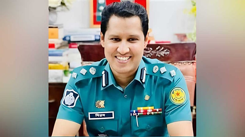 স্ত্রী ও ভাইসহ বিপ্লব কুমার সরকারের দেশত্যাগে নিষেধাজ্ঞা