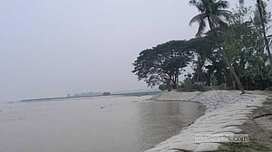 বাড়ছে যমুনার পানি, বগুড়ায় বন্যা নিয়ন্ত্রণ বাঁধের ৬ স্থান ঝুঁকিপূর্ণ