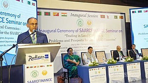 সার্ক অঞ্চলে স্থানীয় মুদ্রায় বাণিজ্যের পক্ষে গভর্নর