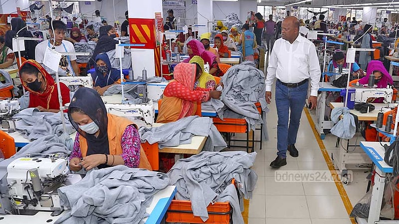 পোশাক কারখানা খুলবে বুধবার থেকে