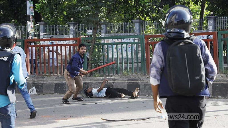 কার মৃত্যুতে কার সুখ, কে নেবে দায়?