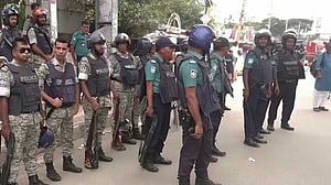 ঢাকায় ৬ জায়গায় জড়ো হওয়ার চেষ্টা আন্দোলনকারীদের