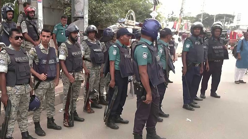 ঢাকায় ৬ জায়গায় জড়ো হওয়ার চেষ্টা আন্দোলনকারীদের
