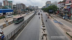 ছুটির দিনের ফাঁকা সড়কে বাহন কম, আছে তল্লাশি