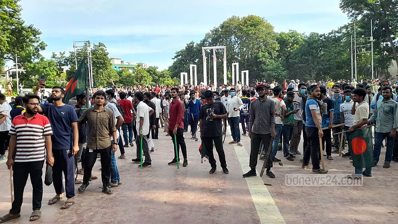 ঢাকা বিশ্ববিদ্যালয়ে বহিরাগতদের প্রবেশ নিষেধ