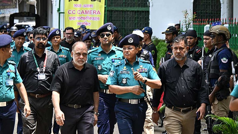 আইনশৃঙ্খলা ভঙ্গের তৎপরতা শক্ত হাতে দমন করা হবে: ডিএমপি কমিশনার