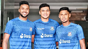 ইবাদতের জন্য আরও অপেক্ষা, টেস্টে ফিরতে পারেন তাসকিন
