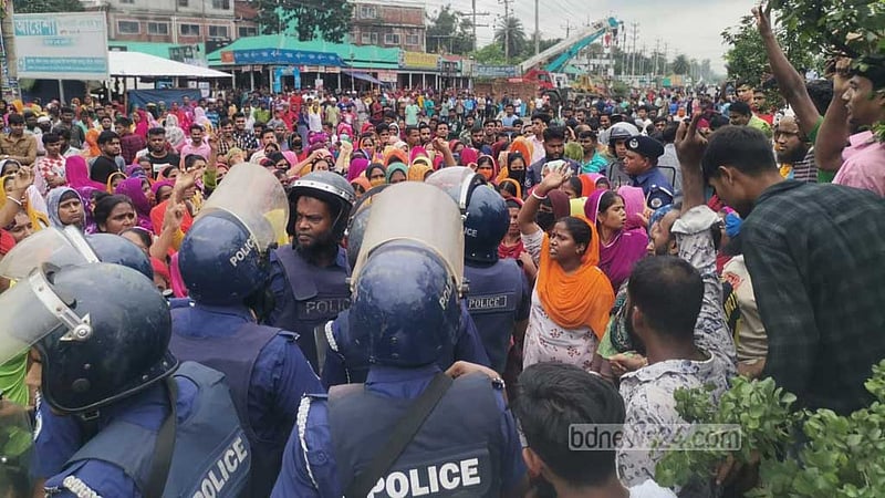 গাজীপুরে শ্রমিকদের সঙ্গে সংঘর্ষে পুলিশসহ আহত পাঁচ, আটক ১