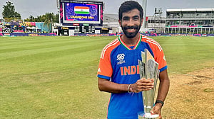 ‘কোহিনূর হীরার চেয়েও মূল্যবান বুমরাহ’